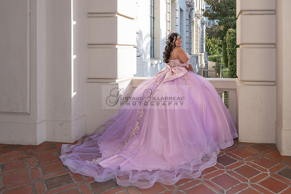 Camila Pacheco quinceanera, sweet 16, photo session in Pasadena City Hall in Pasadena California, photography and videography by Gustavo Villarreal photographer, 323-633-8283, www.gvphotoandvideo.com