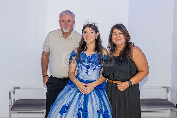 Violeta Noemi quinceanera celebration, photographer , videographer in Hacienda Heights Ca, Montebello Ca, Gustavo Villarreal Photography, 323-633-8283, www.gvphotoandvideo.com