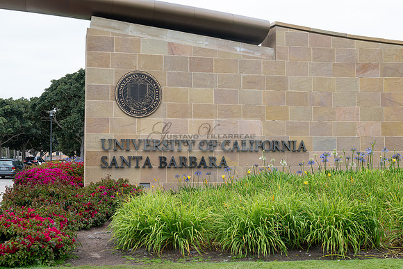 Lauren Berry graduation photos, portraits at UCSB Santa Barbara Ca. Gustavo Villarreal Photography, 323-633-8283