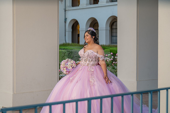 Camila Pacheco quinceanera, sweet 16, photo session in Pasadena City Hall in Pasadena California, photography and videography by Gustavo Villarreal photographer, 323-633-8283, www.gvphotoandvideo.com