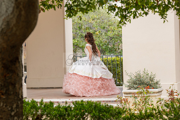 Natalie Gutierrez quinceañera photoshoot at the beautiful and historic place in Pasadena Ca. wedding and sweet 16th Photographer Gustavo Villarreal, 323-633-8283