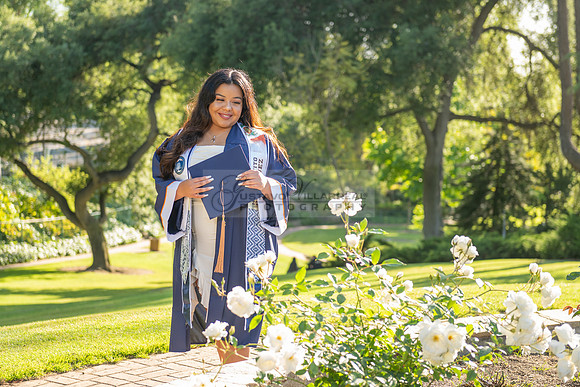 Melanie graduation photographer CSUF, California State University Fullerton, Whittier Ca, Gustavo Villarreal Photography, 323-633-8283, www.gvphotoandvideo.com