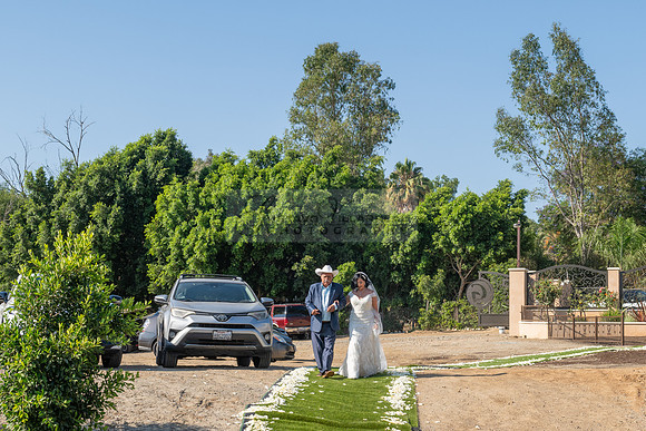 Gloria y Jose Luis Engagement photos en el rancho, caballos, Novias, La Puente Ca, 323-633-8283, www.gvphotoandvideo.com