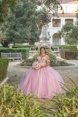 Camila Pacheco quinceanera, sweet 16, photo session in Pasadena City Hall in Pasadena California, photography and videography by Gustavo Villarreal photographer, 323-633-8283, www.gvphotoandvideo.com