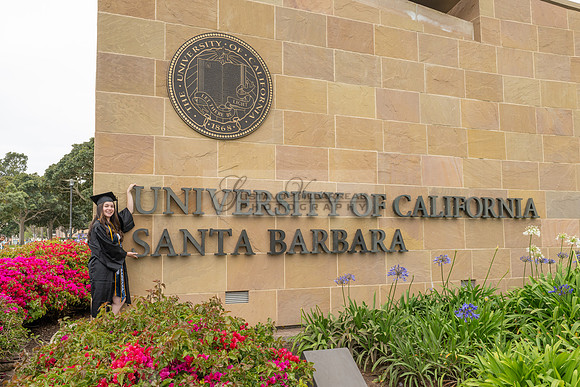 Lauren Berry graduation photos, portraits at UCSB Santa Barbara Ca. Gustavo Villarreal Photography, 323-633-8283
