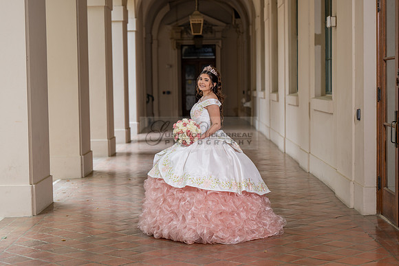 Natalie Gutierrez quinceañera photoshoot at the beautiful and historic place in Pasadena Ca. wedding and sweet 16th Photographer Gustavo Villarreal, 323-633-8283