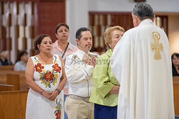 Arianna Tejada quinceanera celebration, photography, videography at Our lady of Guadalupe in El Monte Ca, Fiesta Mexican banquet Hall Montclair Ca, Gustavo Villarreal photo and video, 323-633-8283, ww