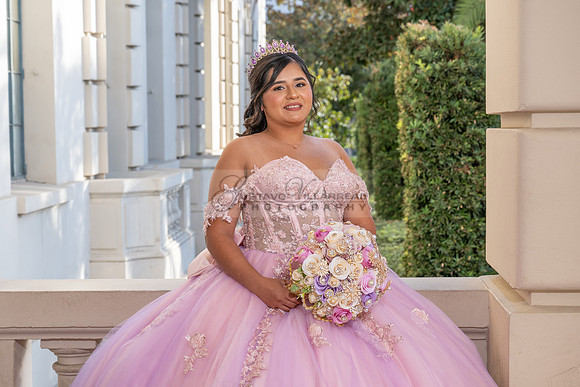 Camila Pacheco quinceanera, sweet 16, photo session in Pasadena City Hall in Pasadena California, photography and videography by Gustavo Villarreal photographer, 323-633-8283, www.gvphotoandvideo.com