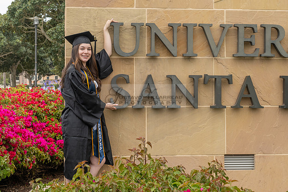 Lauren Berry graduation photos, portraits at UCSB Santa Barbara Ca. Gustavo Villarreal Photography, 323-633-8283