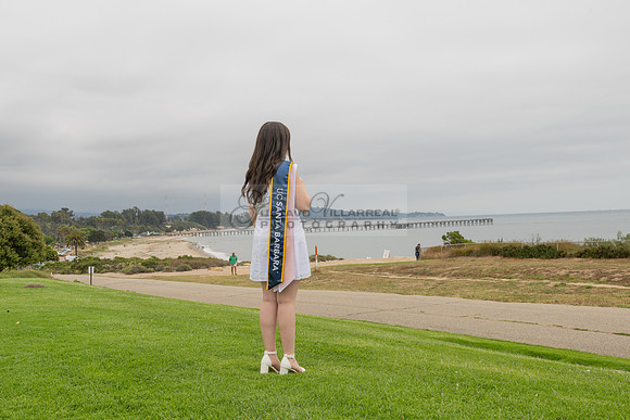 Lauren Berry graduation photos, portraits at UCSB Santa Barbara Ca. Gustavo Villarreal Photography, 323-633-8283
