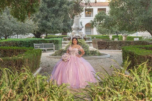 Camila Pacheco quinceanera, sweet 16, photo session in Pasadena City Hall in Pasadena California, photography and videography by Gustavo Villarreal photographer, 323-633-8283, www.gvphotoandvideo.com