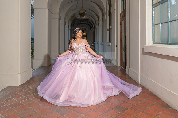 Camila Pacheco quinceanera, sweet 16, photo session in Pasadena City Hall in Pasadena California, photography and videography by Gustavo Villarreal photographer, 323-633-8283, www.gvphotoandvideo.com
