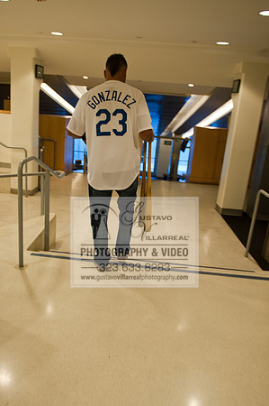 enagement pictures at Los Angeles Dodgers Stadium, www.gustavovillarrealphotography.com, 323-633-8283