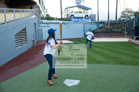 enagement pictures at Los Angeles Dodgers Stadium, www.gustavovillarrealphotography.com, 323-633-8283