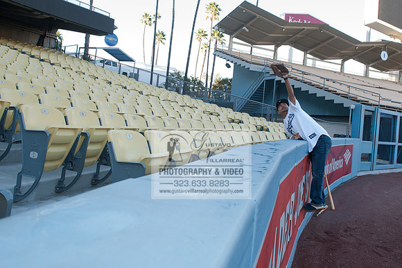 enagement pictures at Los Angeles Dodgers Stadium, www.gustavovillarrealphotography.com, 323-633-8283