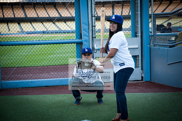 enagement pictures at Los Angeles Dodgers Stadium, www.gustavovillarrealphotography.com, 323-633-8283
