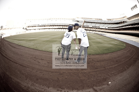 enagement pictures at Los Angeles Dodgers Stadium, www.gustavovillarrealphotography.com, 323-633-8283