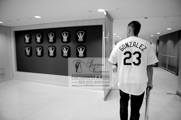 enagement pictures at Los Angeles Dodgers Stadium, www.gustavovillarrealphotography.com, 323-633-8283