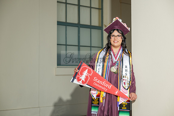 Alexis DiPrima, graduation photoshoot at Rosemead High School in Rosemead Ca, by Gustavo Villarreal Photography, 323-633-8283, www.gustavovillarreal.com