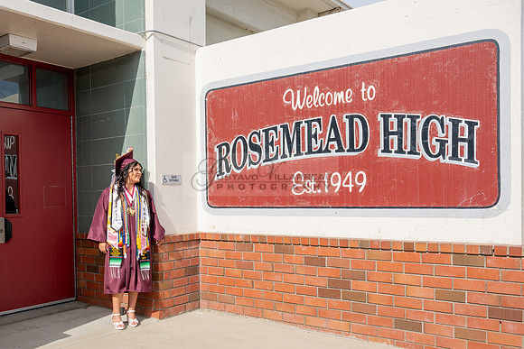 Alexis DiPrima, graduation photoshoot at Rosemead High School in Rosemead Ca, by Gustavo Villarreal Photography, 323-633-8283, www.gustavovillarreal.com