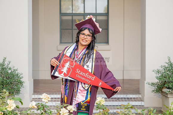 Alexis DiPrima, graduation photoshoot at Rosemead High School in Rosemead Ca, by Gustavo Villarreal Photography, 323-633-8283, www.gustavovillarreal.com