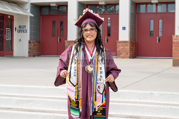 Alexis DiPrima, graduation photoshoot at Rosemead High School in Rosemead Ca, by Gustavo Villarreal Photography, 323-633-8283, www.gustavovillarreal.com