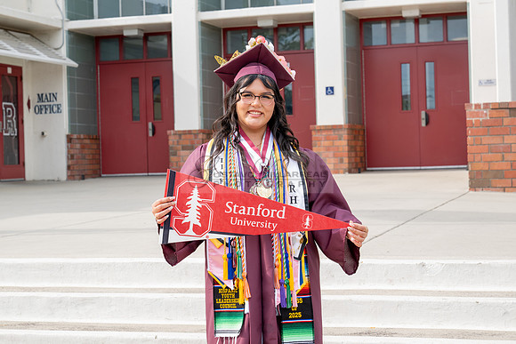 Alexis DiPrima, graduation photoshoot at Rosemead High School in Rosemead Ca, by Gustavo Villarreal Photography, 323-633-8283, www.gustavovillarreal.com