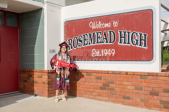 Alexis DiPrima, graduation photoshoot at Rosemead High School in Rosemead Ca, by Gustavo Villarreal Photography, 323-633-8283, www.gustavovillarreal.com