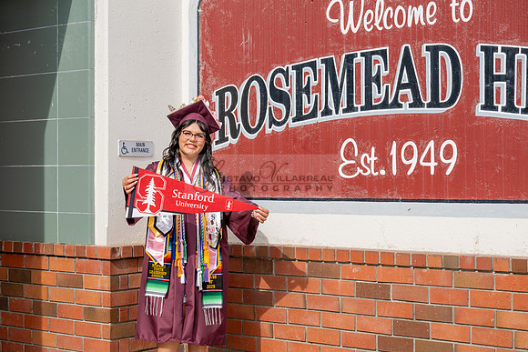Alexis DiPrima, graduation photoshoot at Rosemead High School in Rosemead Ca, by Gustavo Villarreal Photography, 323-633-8283, www.gustavovillarreal.com