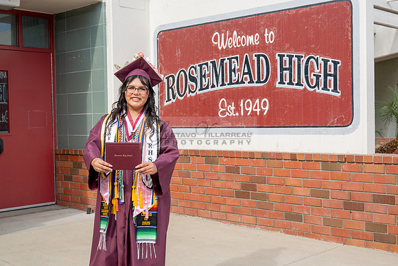 Alexis DiPrima, graduation photoshoot at Rosemead High School in Rosemead Ca, by Gustavo Villarreal Photography, 323-633-8283, www.gustavovillarreal.com
