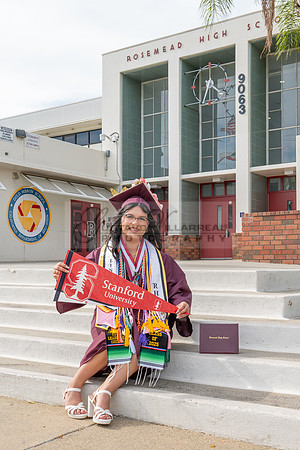 Alexis DiPrima, graduation photoshoot at Rosemead High School in Rosemead Ca, by Gustavo Villarreal Photography, 323-633-8283, www.gustavovillarreal.com