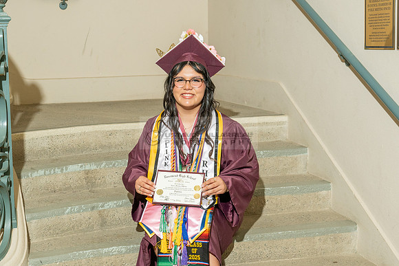 Alexis DiPrima, graduation photoshoot at Rosemead High School in Rosemead Ca, by Gustavo Villarreal Photography, 323-633-8283, www.gustavovillarreal.com