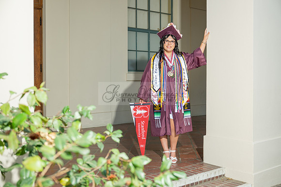 Alexis DiPrima, graduation photoshoot at Rosemead High School in Rosemead Ca, by Gustavo Villarreal Photography, 323-633-8283, www.gustavovillarreal.com