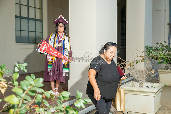 Alexis DiPrima, graduation photoshoot at Rosemead High School in Rosemead Ca, by Gustavo Villarreal Photography, 323-633-8283, www.gustavovillarreal.com