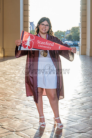 Alexis DiPrima, graduation photoshoot at Rosemead High School in Rosemead Ca, by Gustavo Villarreal Photography, 323-633-8283, www.gustavovillarreal.com