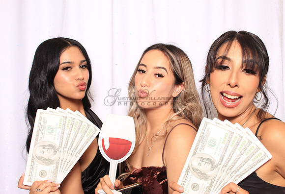 Stephanie and Albert wedding celebration, photo booth in Redondo Beach Ca, Gustavo Villarreal Photography, 323-633-8283, www.gvphotoandvideo.com
