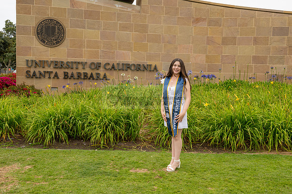 Lauren Berry graduation photos, portraits at UCSB Santa Barbara Ca. Gustavo Villarreal Photography, 323-633-8283