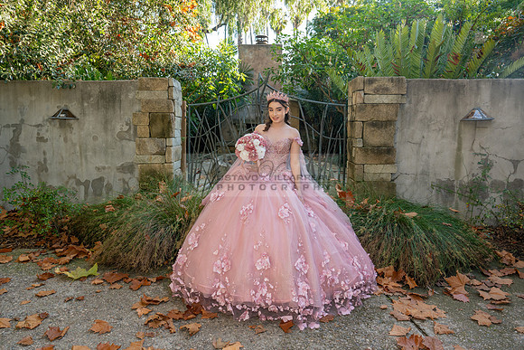 Clarissa Quezada quinceanera photo session at Los Angeles County Arboretum & Botanic Garden in Arcadia Ca. Photos, video by Gustavo Villarreal Photography, 323-633-8283, www.gvphotoandvideo.com