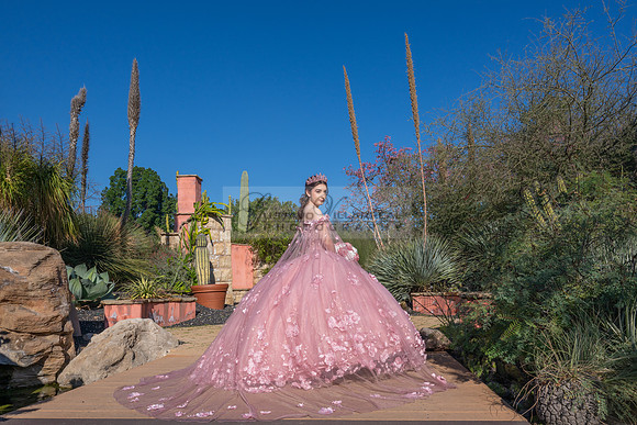 Clarissa Quezada quinceanera photo session at Los Angeles County Arboretum & Botanic Garden in Arcadia Ca. Photos, video by Gustavo Villarreal Photography, 323-633-8283, www.gvphotoandvideo.com