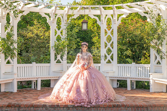 Clarissa Quezada quinceanera photo session at Los Angeles County Arboretum & Botanic Garden in Arcadia Ca. Photos, video by Gustavo Villarreal Photography, 323-633-8283, www.gvphotoandvideo.com