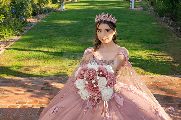 Clarissa Quezada quinceanera photo session at Los Angeles County Arboretum & Botanic Garden in Arcadia Ca. Photos, video by Gustavo Villarreal Photography, 323-633-8283, www.gvphotoandvideo.com