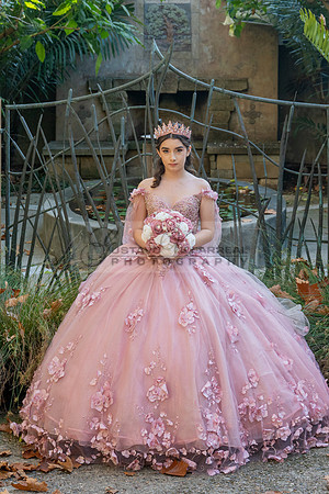 Clarissa Quezada quinceanera photo session at Los Angeles County Arboretum & Botanic Garden in Arcadia Ca. Photos, video by Gustavo Villarreal Photography, 323-633-8283, www.gvphotoandvideo.com