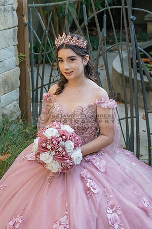 Clarissa Quezada quinceanera photo session at Los Angeles County Arboretum & Botanic Garden in Arcadia Ca. Photos, video by Gustavo Villarreal Photography, 323-633-8283, www.gvphotoandvideo.com