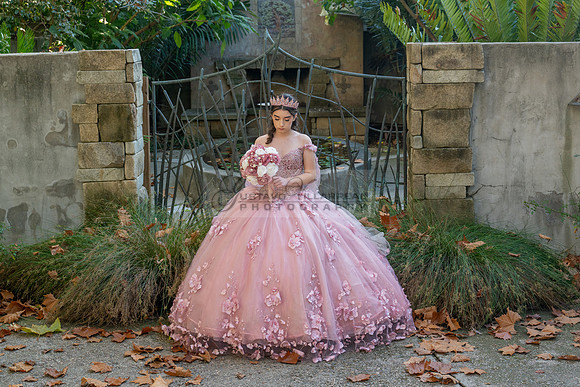Clarissa Quezada quinceanera photo session at Los Angeles County Arboretum & Botanic Garden in Arcadia Ca. Photos, video by Gustavo Villarreal Photography, 323-633-8283, www.gvphotoandvideo.com