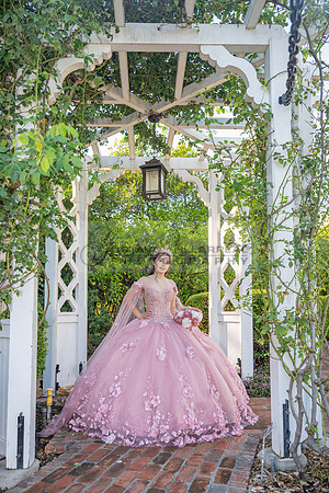 Clarissa Quezada quinceanera photo session at Los Angeles County Arboretum & Botanic Garden in Arcadia Ca. Photos, video by Gustavo Villarreal Photography, 323-633-8283, www.gvphotoandvideo.com