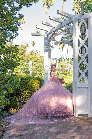 Clarissa Quezada quinceanera photo session at Los Angeles County Arboretum & Botanic Garden in Arcadia Ca. Photos, video by Gustavo Villarreal Photography, 323-633-8283, www.gvphotoandvideo.com