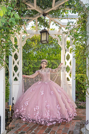 Clarissa Quezada quinceanera photo session at Los Angeles County Arboretum & Botanic Garden in Arcadia Ca. Photos, video by Gustavo Villarreal Photography, 323-633-8283, www.gvphotoandvideo.com