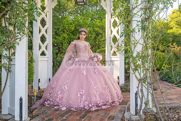 Clarissa Quezada quinceanera photo session at Los Angeles County Arboretum & Botanic Garden in Arcadia Ca. Photos, video by Gustavo Villarreal Photography, 323-633-8283, www.gvphotoandvideo.com
