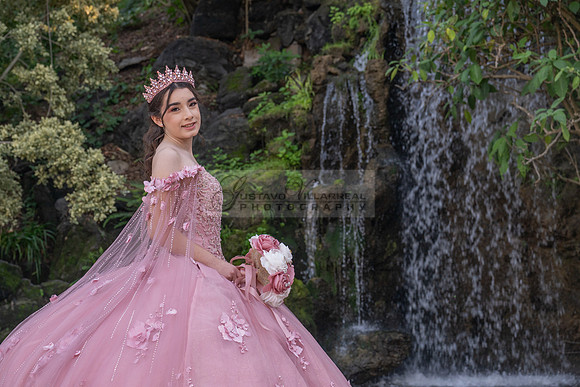 Clarissa Quezada quinceanera photo session at Los Angeles County Arboretum & Botanic Garden in Arcadia Ca. Photos, video by Gustavo Villarreal Photography, 323-633-8283, www.gvphotoandvideo.com