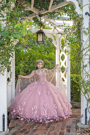 Clarissa Quezada quinceanera photo session at Los Angeles County Arboretum & Botanic Garden in Arcadia Ca. Photos, video by Gustavo Villarreal Photography, 323-633-8283, www.gvphotoandvideo.com